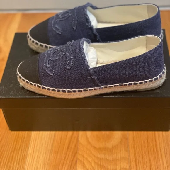 Chanel Blue and Black Linen Espadrilles 37 - Picture 4 of 9